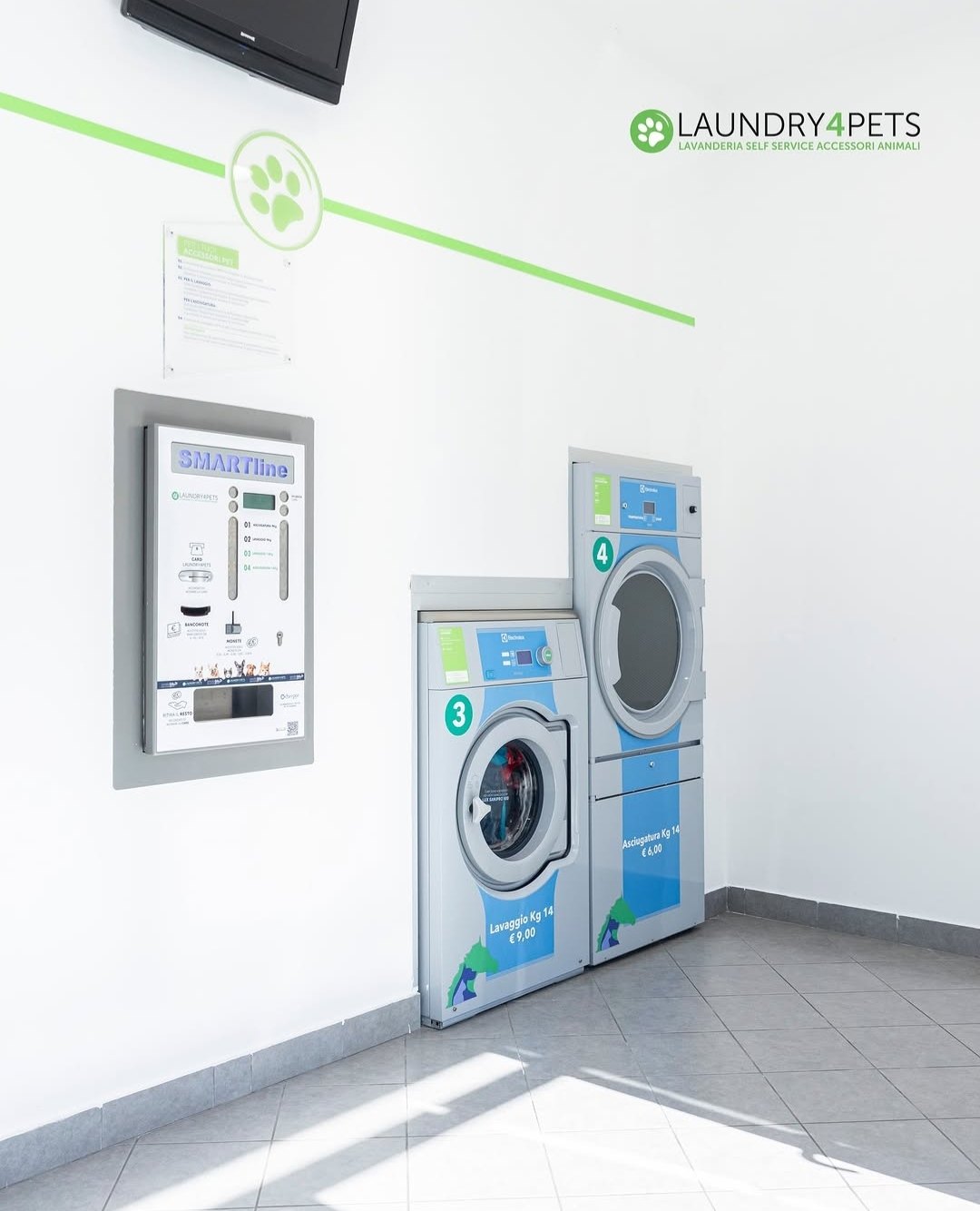 Laundry4Pets payment unit and dedicated machines